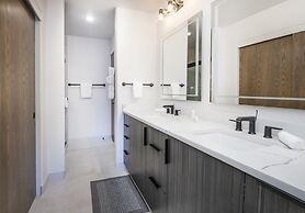 Townsend Place B202 1 Bedroom Condo by RedAwning