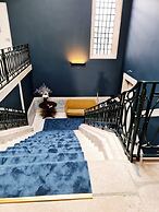 Condes de Azevedo Palace