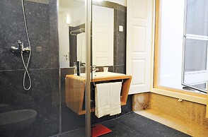 Condes de Azevedo Palace