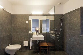 Condes de Azevedo Palace