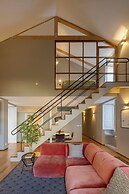 Condes de Azevedo Palace