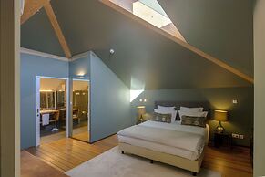 Condes de Azevedo Palace