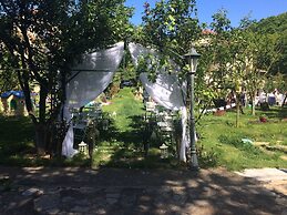 Sarikonaklar Garden Village