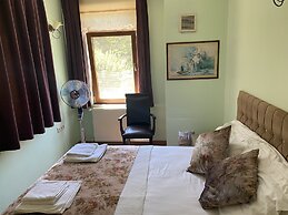 Sarikonaklar Garden Village