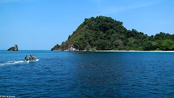 Boulder Bay Eco Resort - Nga Khin Nyo Gyee Island