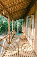 Boulder Bay Eco Resort - Nga Khin Nyo Gyee Island