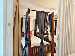 Sleeper  House