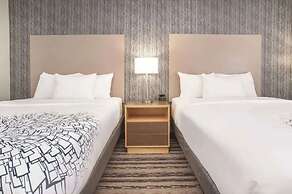 La Quinta Inn & Suites by Wyndham Buffalo Amherst