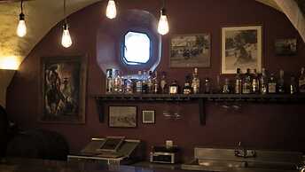 Meson Real de la Plata