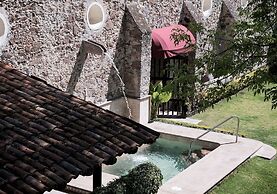 Meson Real de la Plata