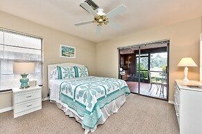 Rovigo Vacation Rental: Spacious Retreat with Panoramic Lake Views in 