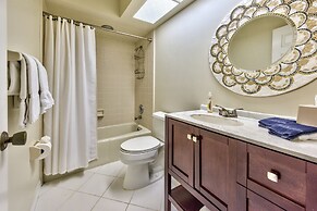 Rovigo Vacation Rental: Spacious Retreat with Panoramic Lake Views in 