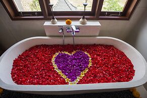 Alosta Luxury Private Villa