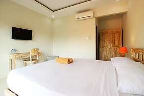 Avisaravilla and Guest House