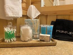 Nacoochee Valley Lodge