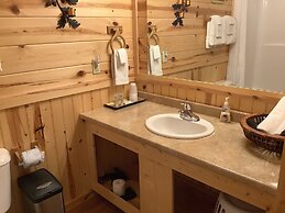 Nacoochee Valley Lodge