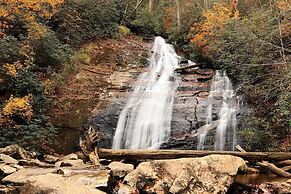 Nacoochee Valley Lodge