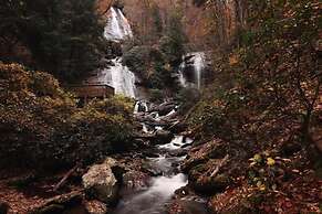 Nacoochee Valley Lodge