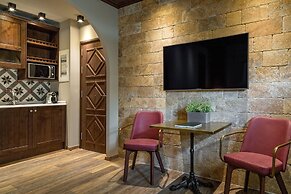 Estia Boutique Apartments