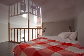 Apartment at the Red Bridge