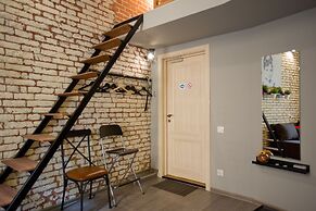 Apartment at the Red Bridge