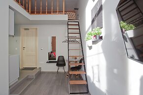 Apartment at the Red Bridge