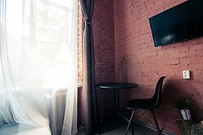 Apartment at the Red Bridge