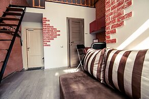 Apartment at the Red Bridge