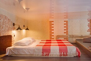 Apartment at the Red Bridge