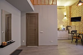 Apartment at the Red Bridge