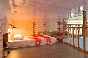 Apartment at the Red Bridge