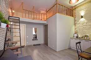 Apartment at the Red Bridge