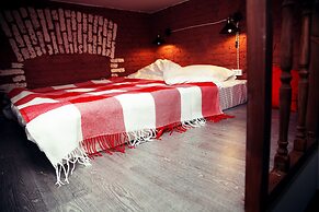 Apartment at the Red Bridge