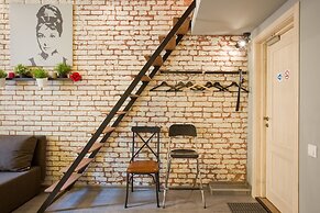 Apartment at the Red Bridge