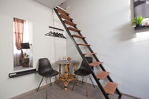 Apartment at the Red Bridge