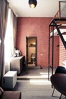 Apartment at the Red Bridge