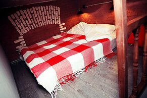 Apartment at the Red Bridge