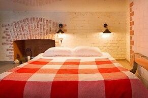 Apartment at the Red Bridge