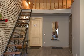 Apartment at the Red Bridge