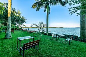 Saffron Beach Bistro & Cottages