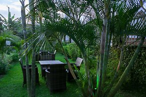 Saffron Beach Bistro & Cottages