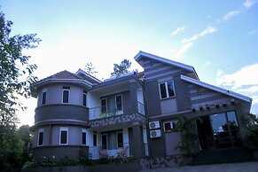 Saffron Beach Bistro & Cottages