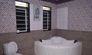 Saffron Beach Bistro & Cottages