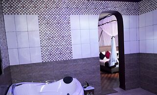 Saffron Beach Bistro & Cottages