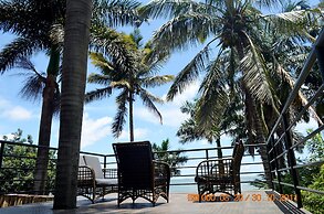 Saffron Beach Bistro & Cottages