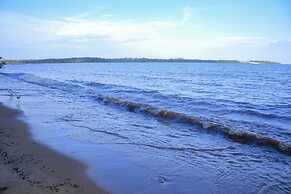 Saffron Beach Bistro & Cottages