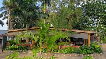 Saffron Beach Bistro & Cottages