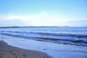 Saffron Beach Bistro & Cottages