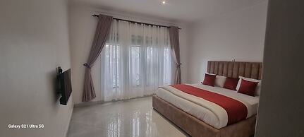 Saffron Beach Bistro & Cottages