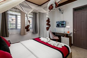 Saffron Beach Bistro & Cottages